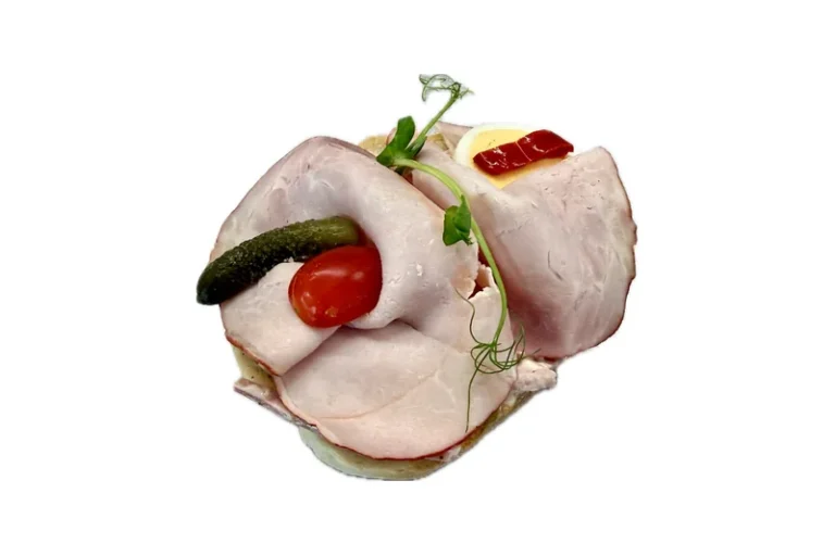 Debrecínsky chlebíček so šalátom